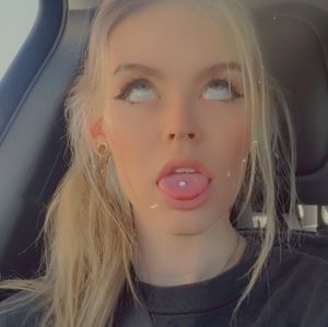 Meet your Posher, Em